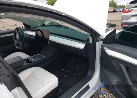 2023 Tesla Model 3 Rear-Wheel Drive z USA, uszkodzony, nr VIN 5YJ3E1EA5PF395522